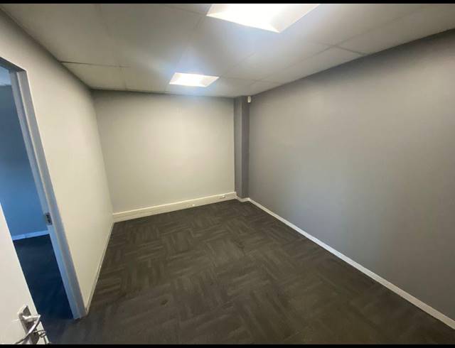 1,111M² WAREHOUSE TO LET IN PAARDEN EILAND